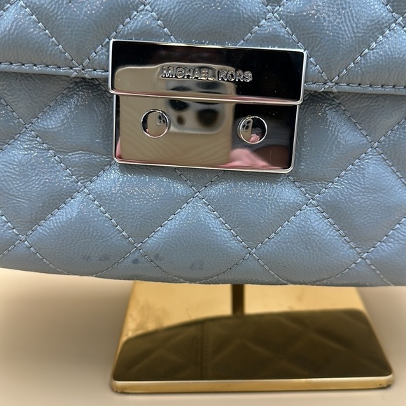 NWT Michael Kors Sloan bag approx 11 wide and 9 inches tall. Dusty blue - Picture 6 of 11